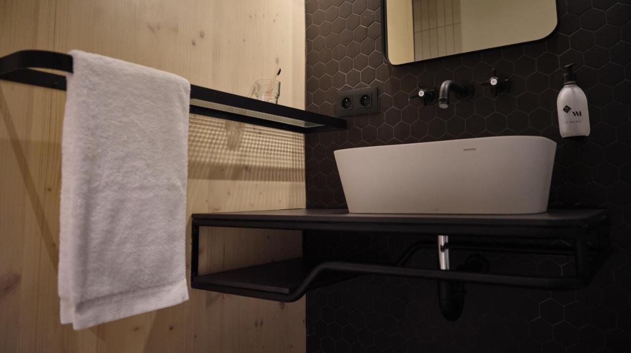 Bercail Hotel Wambrechies Екстериор снимка
