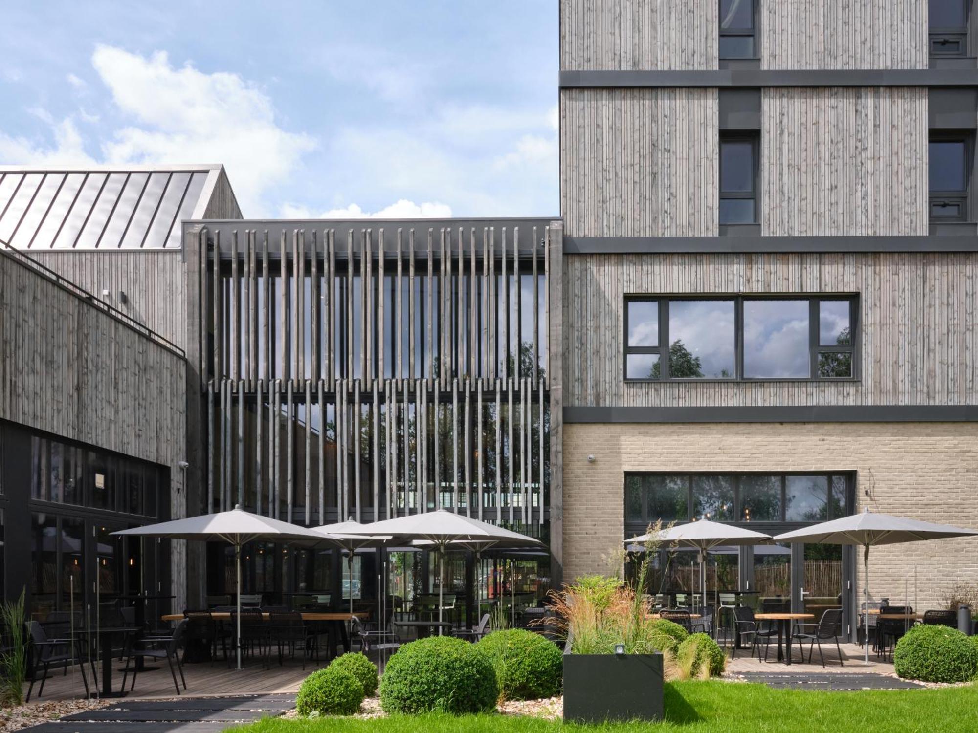 Bercail Hotel Wambrechies Екстериор снимка